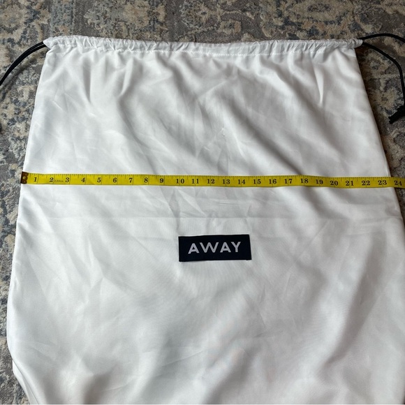 Away White Carryon Dust Bag - Picture 2 of 3